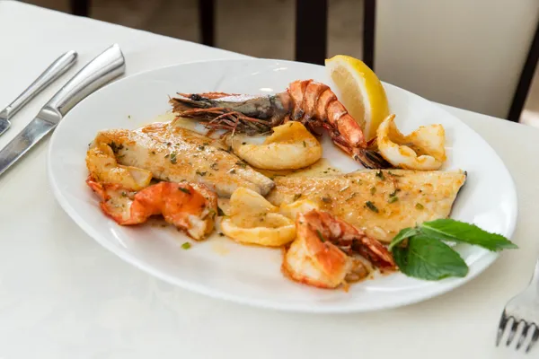Fisch Parillada im Restaurant Grotto Reale Zürich