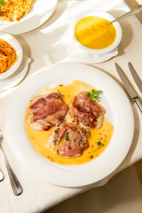 Saltimbocca alla Romana im Grotto Reale Zürich