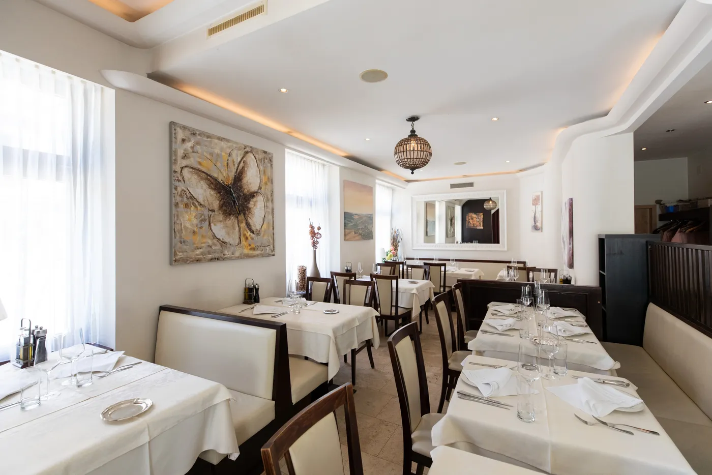 Innenraum des Restaurant Grotto Reale in Zürich Wiedikon