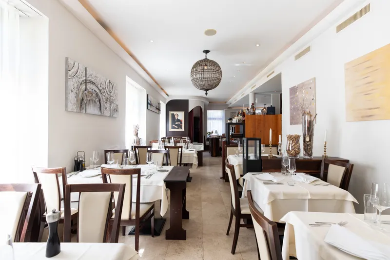 Mediteranes Ambiente im Restaurant Grotto Reale Zürich Wiedikon