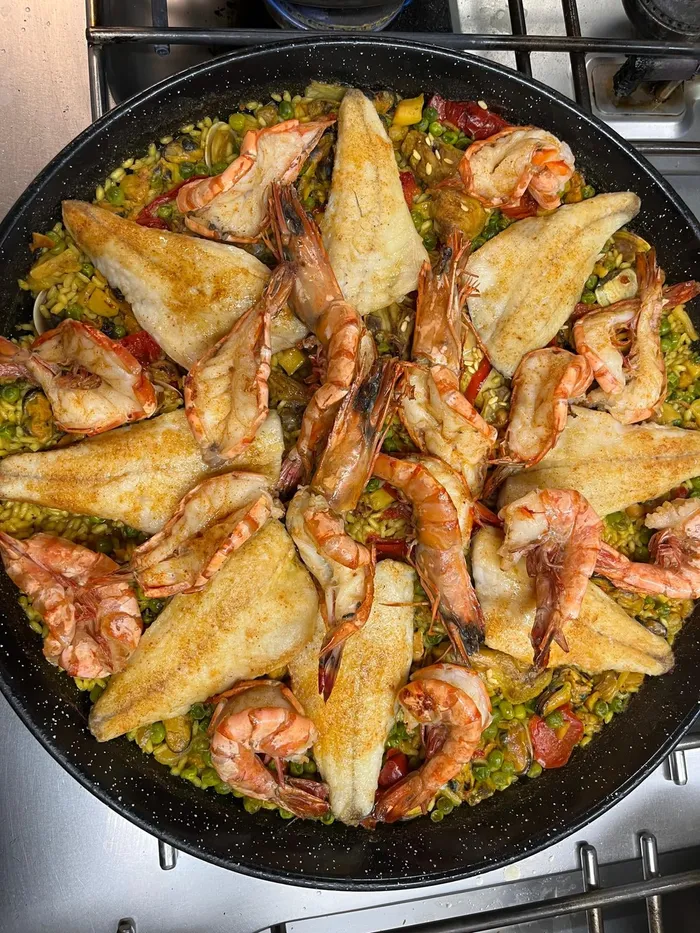 Paella für 4 Personen — Restaurant Grotto Reale Zürich