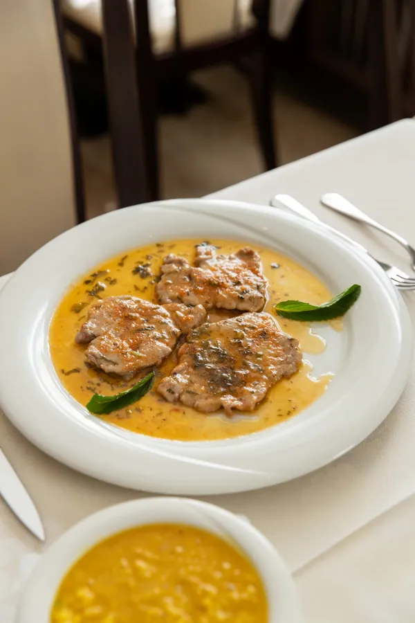 Scaloppine al Limone — Kalbsschnitzel an Zitronensauce, Grotto Reale Zürich