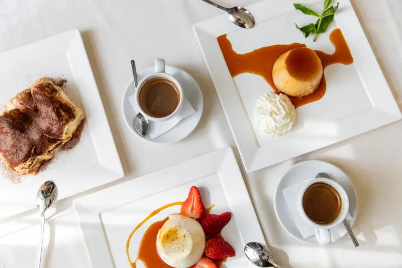 Dessert und Espresso im Restaurant Grotto Reale Zürich